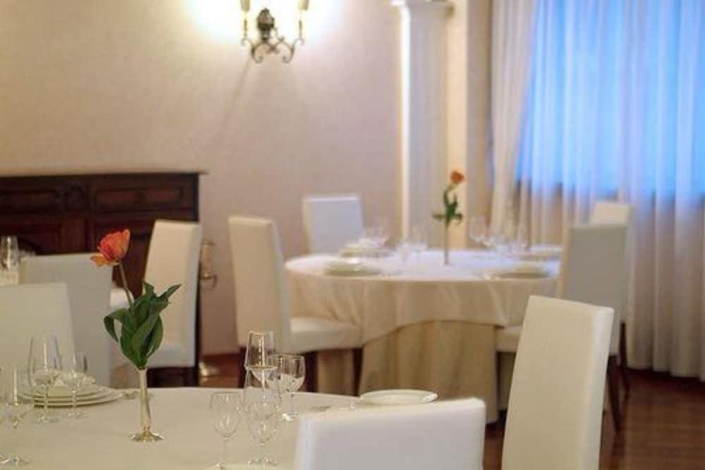 Hostellerie Du Cheval Blanc Αόστα Εξωτερικό φωτογραφία