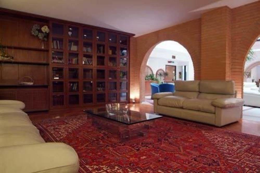 Hostellerie Du Cheval Blanc Αόστα Εσωτερικό φωτογραφία