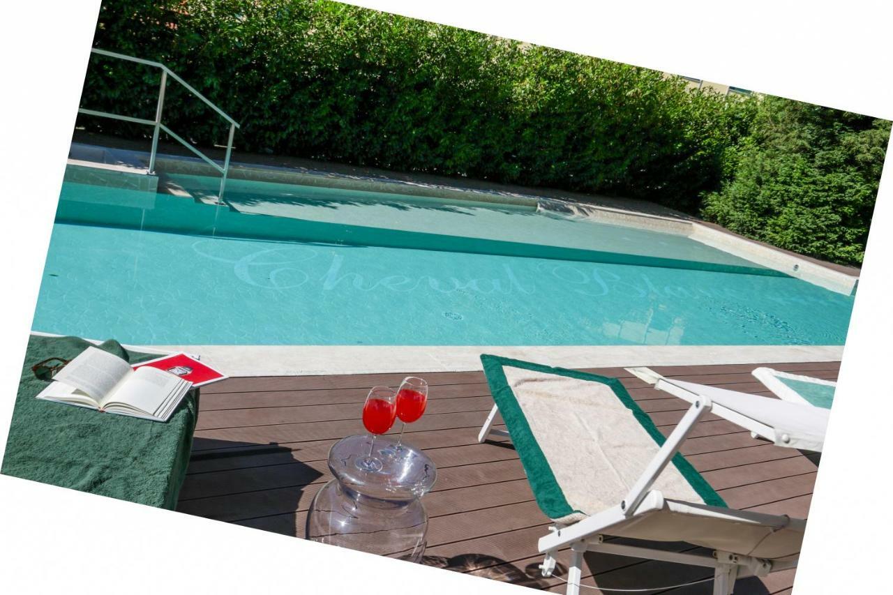 Hostellerie Du Cheval Blanc Αόστα Εξωτερικό φωτογραφία
