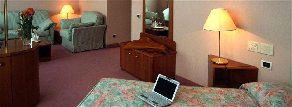 Hostellerie Du Cheval Blanc Αόστα Εξωτερικό φωτογραφία